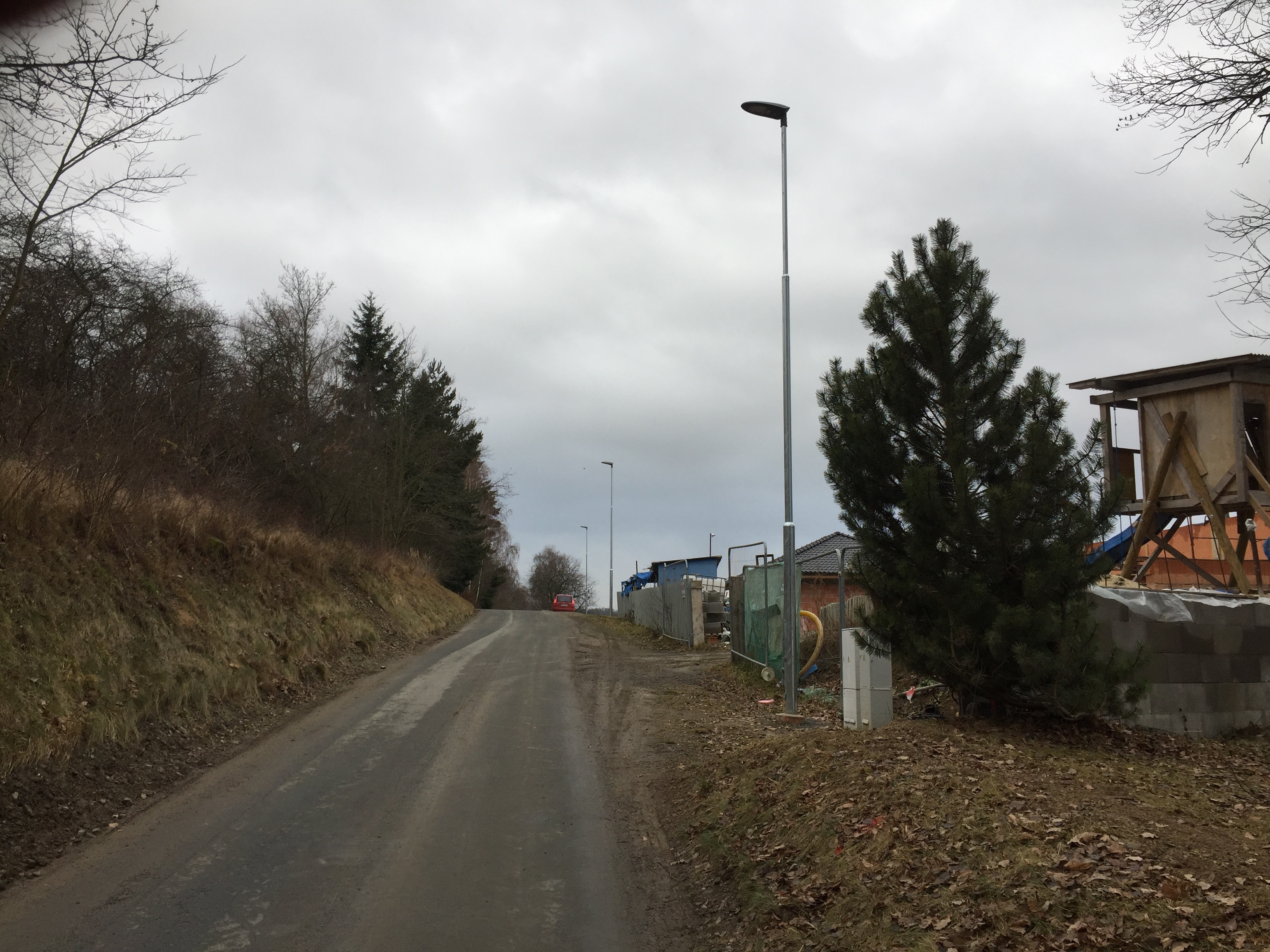 Lampy veřejného osvětlení v Chabičovicích směr Zahrádka
