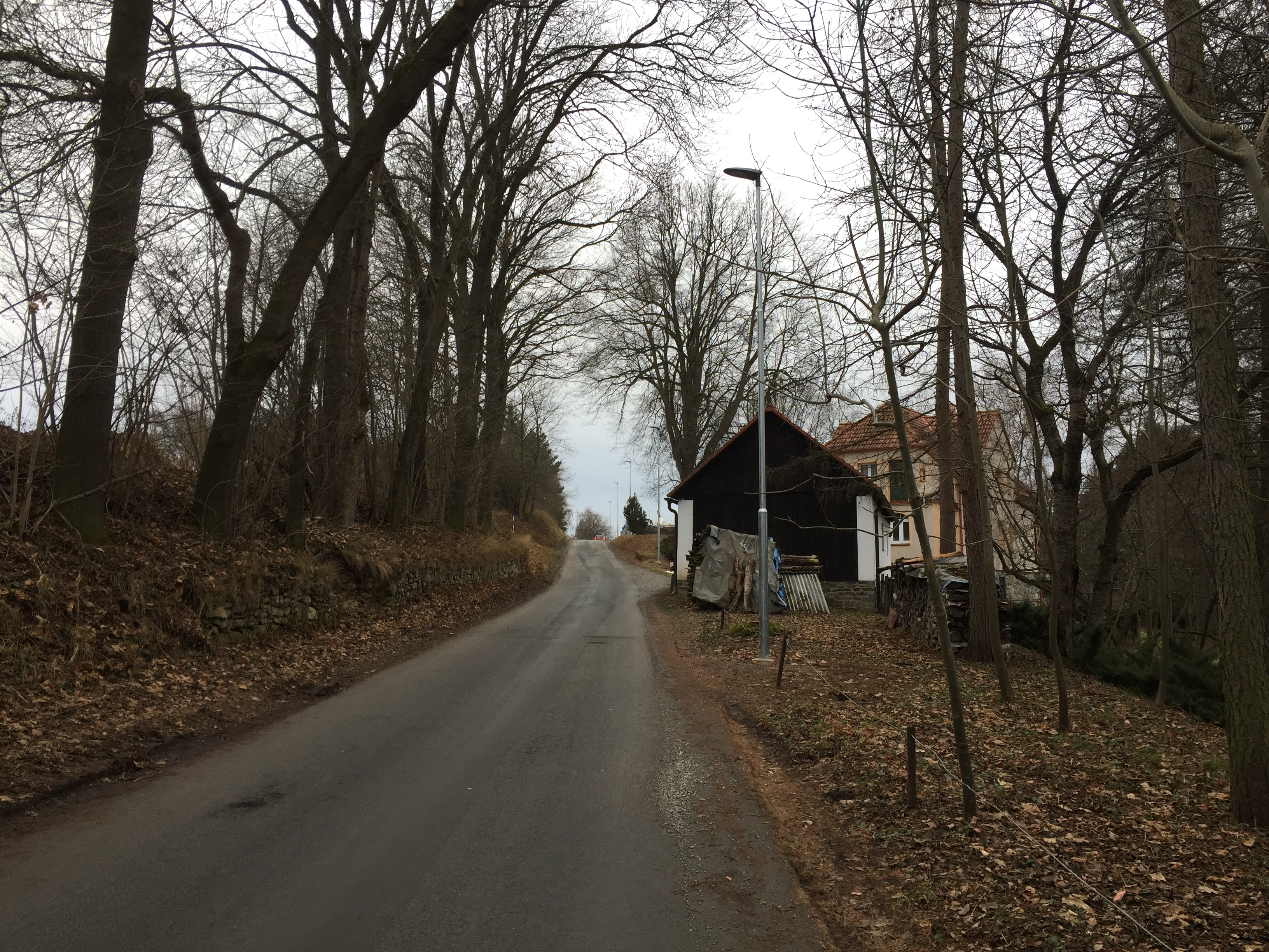 Lampy veřejného osvětlení v Chabičovicích směr Zahrádka